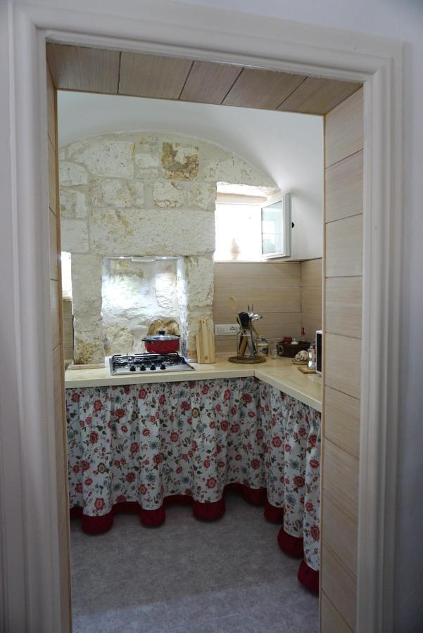 Colori D'Artista Apartment Ostuni Bagian luar foto